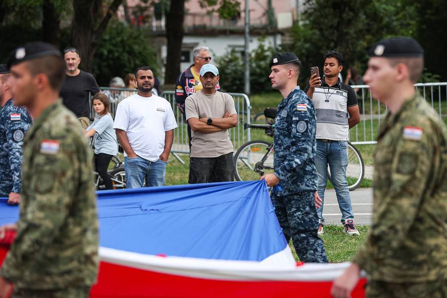 Zagreb: Generalna proba svečanog vojnog mimohoda