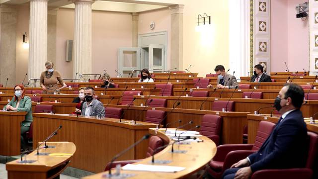 Hrvatski sabor sjednicu je nastavio s raspravom o novom Zakonu o zaštiti prijavitelja nepravilnosti, odnosno zviždača