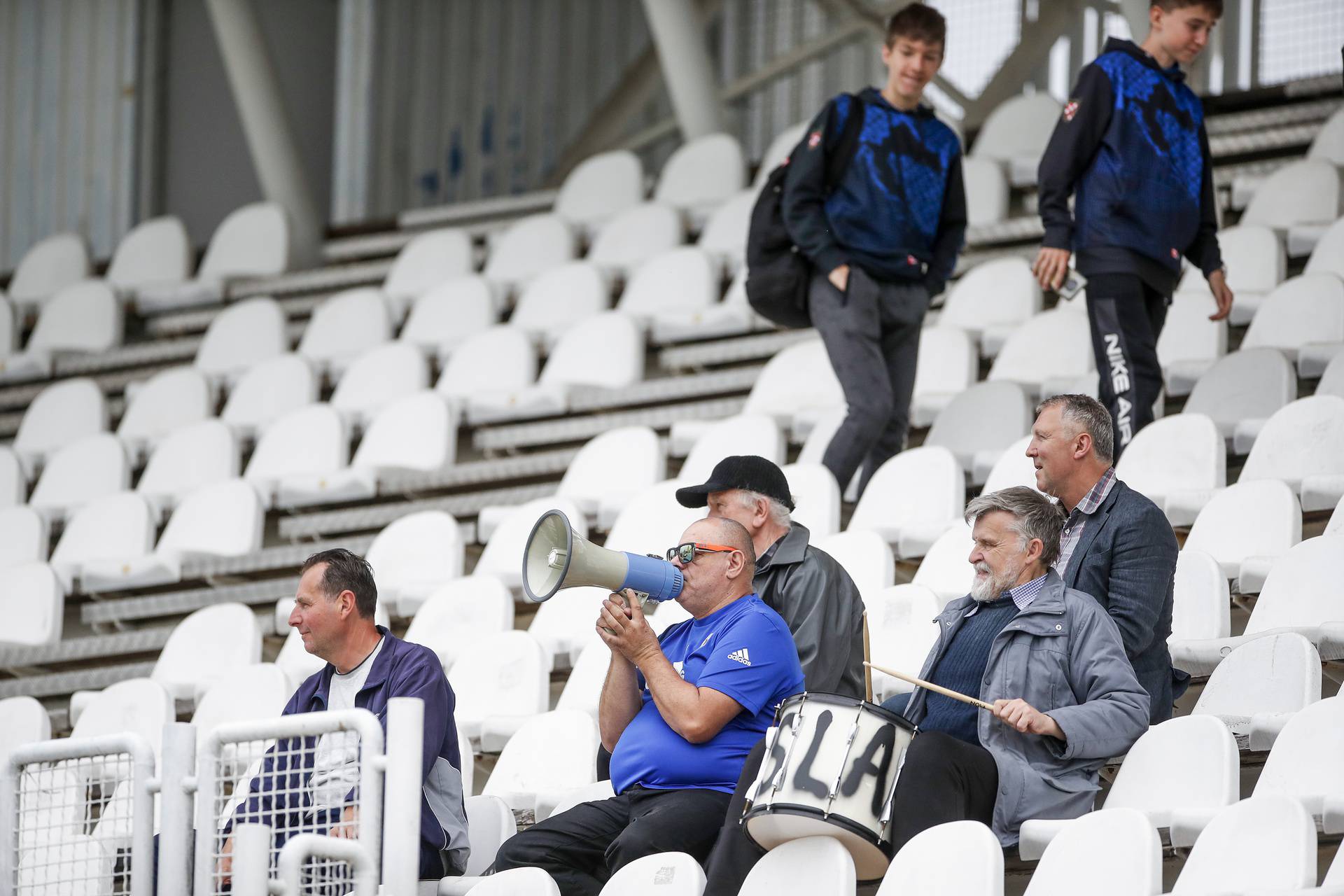 U prvoj utakmici 34. kola Prve HNL Hrvatski dragovoljac i Slaven Belupo odigrali su  1-1