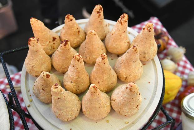 Grubišno Polje: Otvoren dvodnevni 19. Gospodarski sajam sira, meda i vrganja