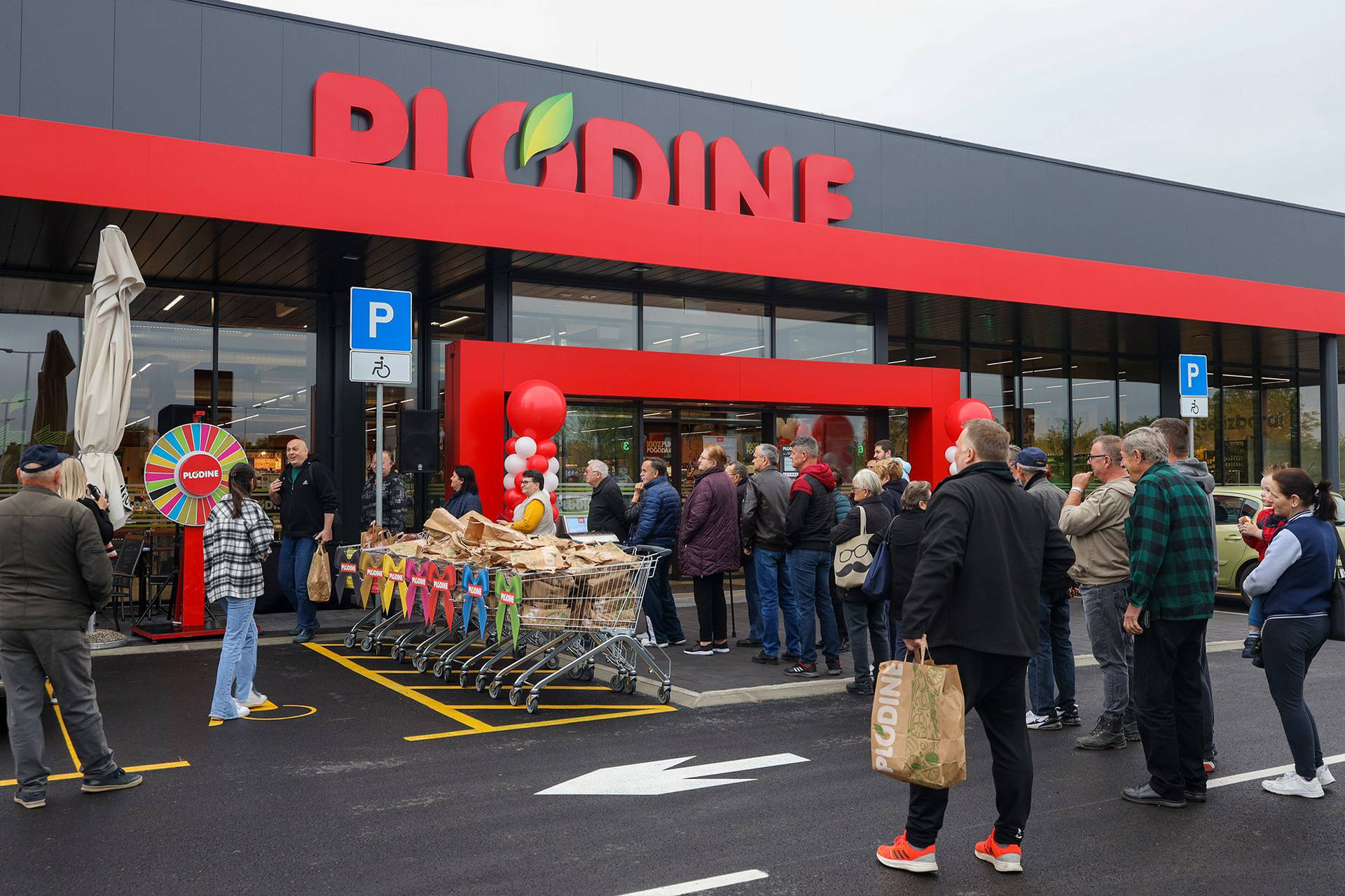 U Novskoj je otvoren novi supermarket Plodina