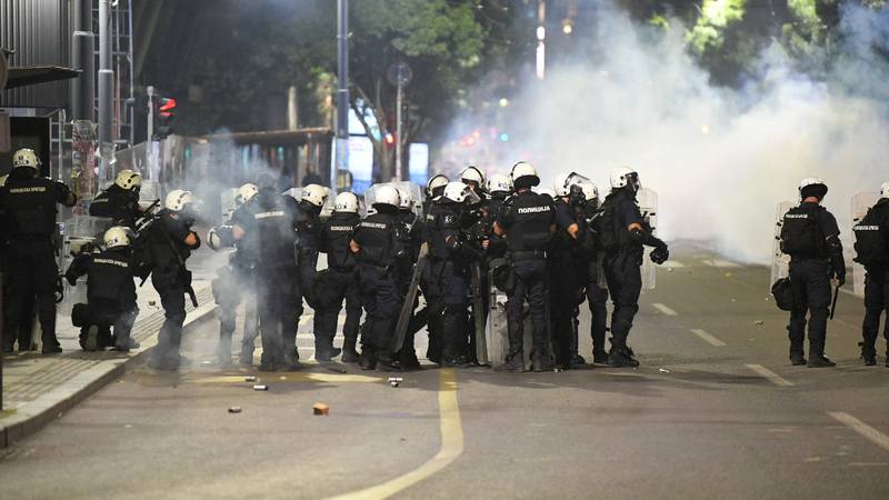 Hrvaški državljan, aretiran v Srbiji, se je vrnil na Hrvaško; trdi, da ni bil na protestih