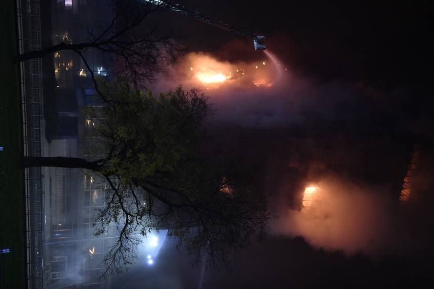 Zagreb: Pozar u Vjesnikovom neboderu