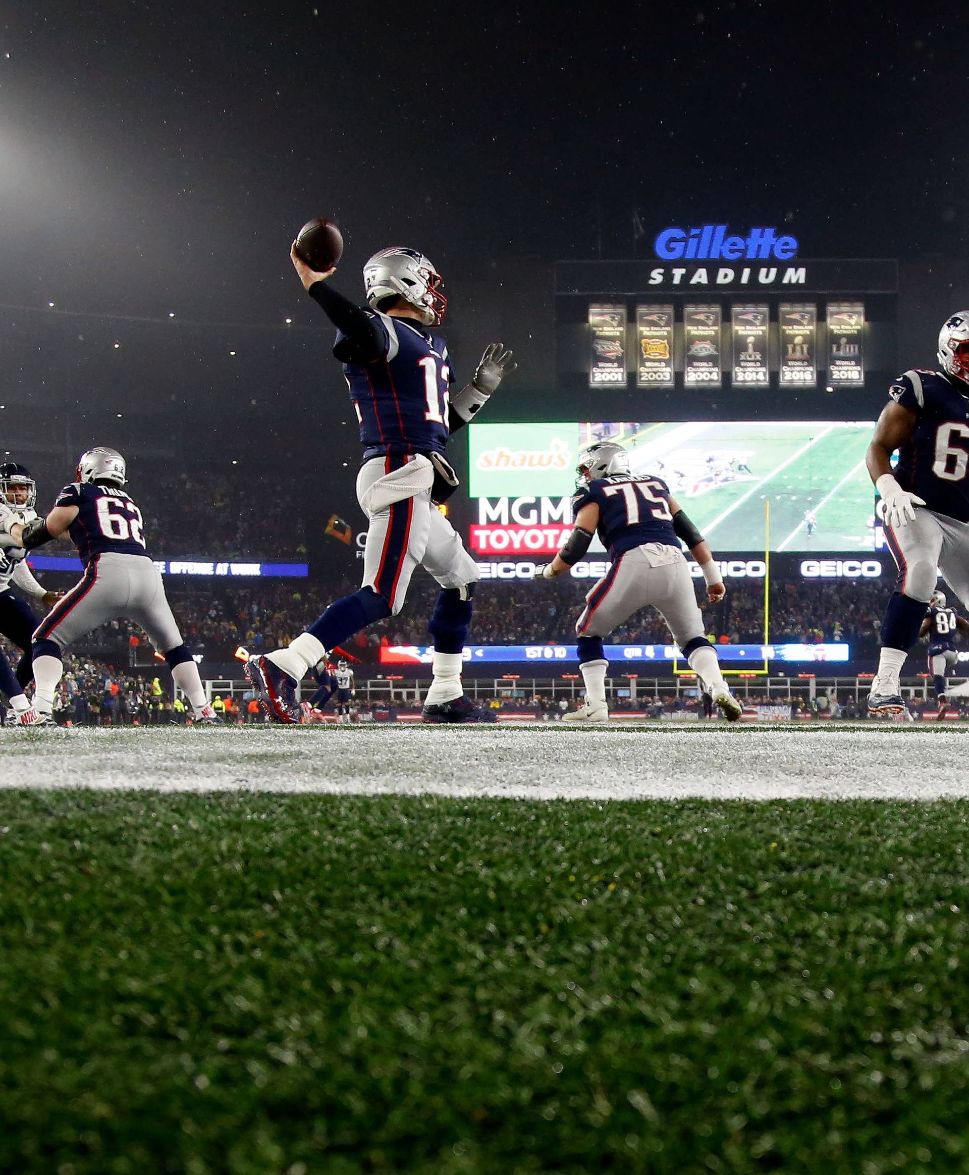 NFL: AFC Wild Card-Tennessee Titans at New England Patriots