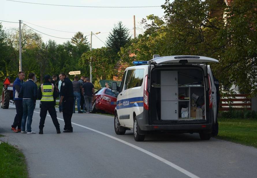 Sletio s ceste u jarak: Ispao je iz auta, poginuo na licu mjesta