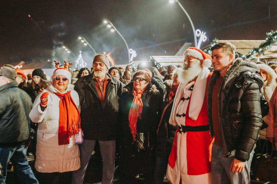 Advent u Slavoniji i Baranji: Bal lipicanaca, virtualne igre...