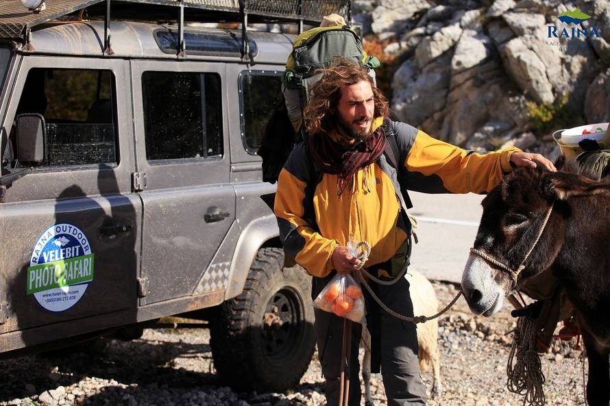 Frajer putuje s magarcem