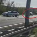 VIDEO Jurio u krivom smjeru na autocesti kod Karlovca i naletio na policajce: 'Zaustavili smo ga'