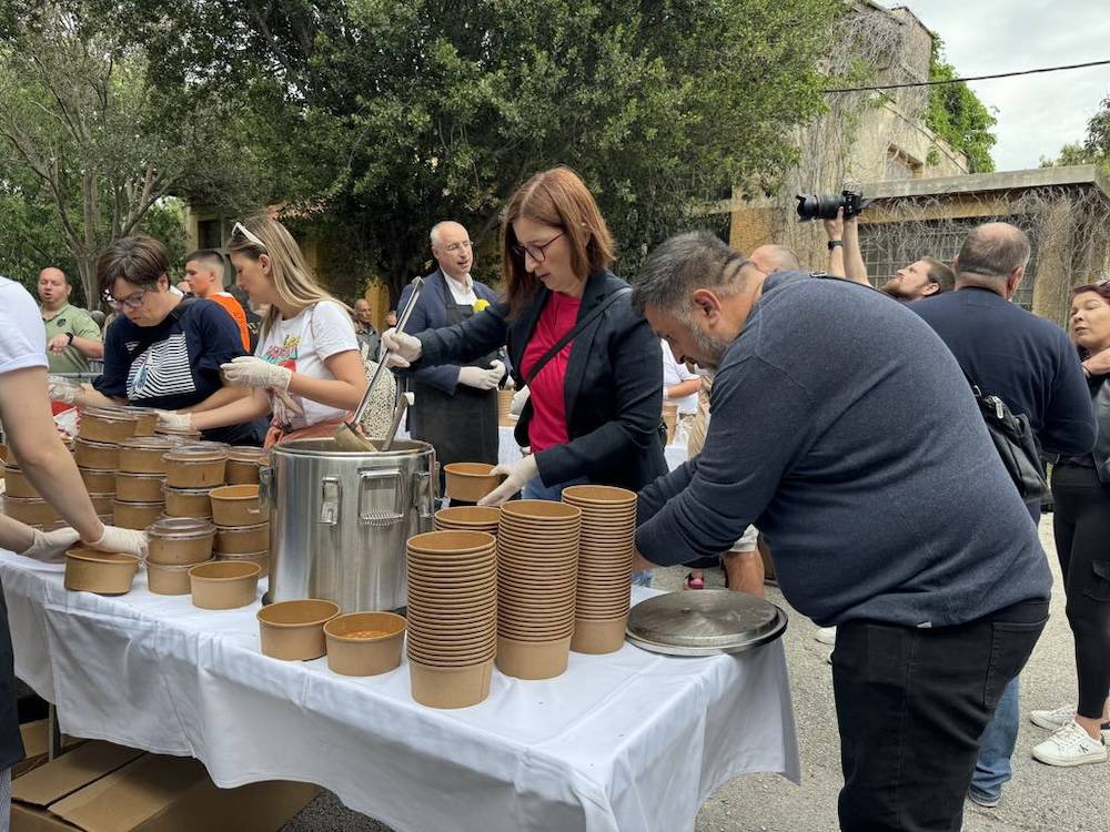 FOTO Na Marjanu bračni par Puljak građanima dijele grah