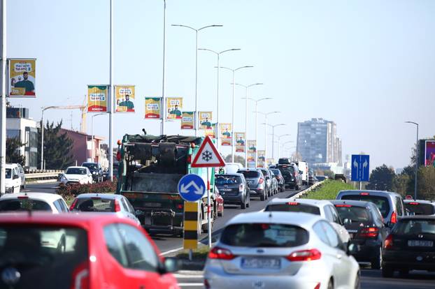 Zagreb: Velike prometne gužve zbog radova na podvožnjaku Savska cesta - Slavonska avenija 