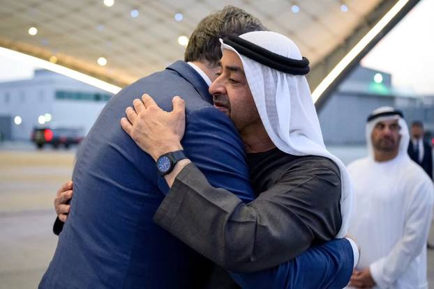 FOTO Vučić stigao u Abu Dhabi: Narod Emirata je naš prijatelj