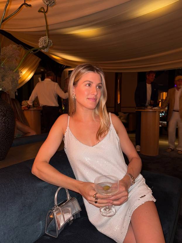 FOTO S 31 godinom oprostila se od tenisa, a zbog obrijane glave izgubila je vrijedno sponzorstvo