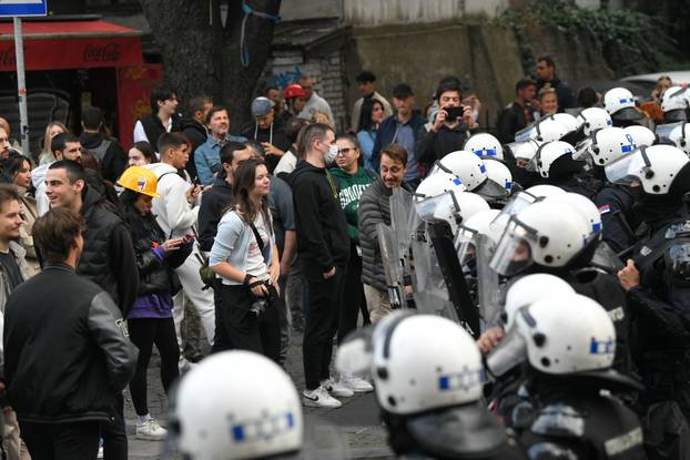 Beograd: Studentski prosvjed i protuprosvjed gra&dstrok;ana ispred RTS-a