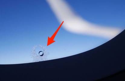 Znate li da vam ova mala rupa može spasiti život u avionu?