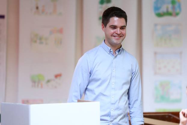 Zagreb: Karlo Ressler glasovao na izborima za Europski parlament