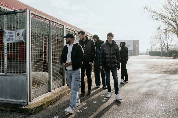 FOTO Igrači Cibone darovali su njuškice u Dumovcu i u vrijeme blagdana pokazali veliko srce