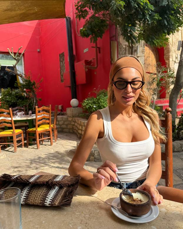 FOTO Talijanska voditeljica je konkurencija Diletti Leotti pred kamerama! Bila je i misica...