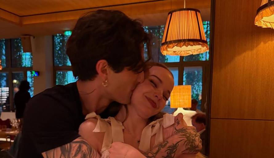 Zaručnički prsteni s porukom: Otkriveni svi detalji nakita Dove Cameron i Damiana Davida