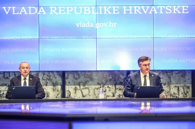 Zagreb: Premijer Plenković na sjednici Vlade RH branio Lex AP i uredbe o koeficijentima