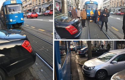 Mercedesom blokirao tramvaje, ljuti putnici čekali pola sata