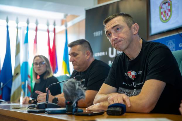 Vukovar: Ivan Penava održao konferenciju za medije uoči 25. Kolone sjećanja