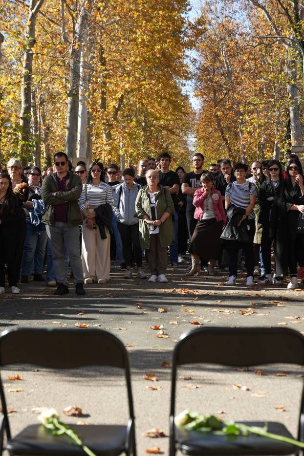 Banja Luka: Građani i studenti odali su počast žrtvama pada nadstrešnice u Novom Sadu