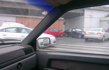 Zagreb: Tri auta sudarila se na Radničkoj, nema ozlijeđenih