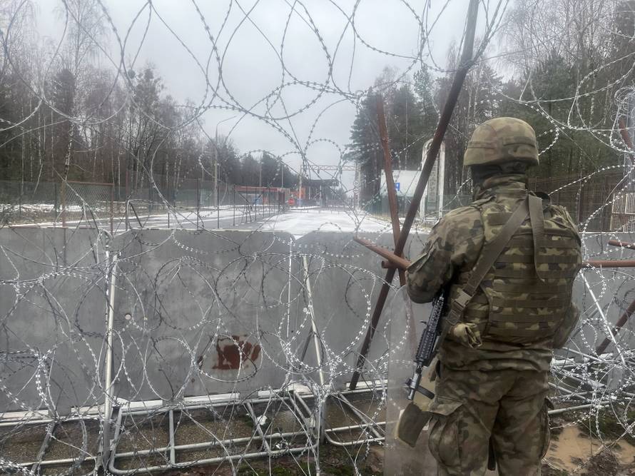 hraniční přechod Podlesí, ostnatý drát, voják, pohraniční stráž