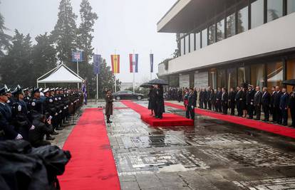 Helikopteri i dronovi danas lete oko Milanovićevog ureda na Pantovčaku. Radi se o vježbi