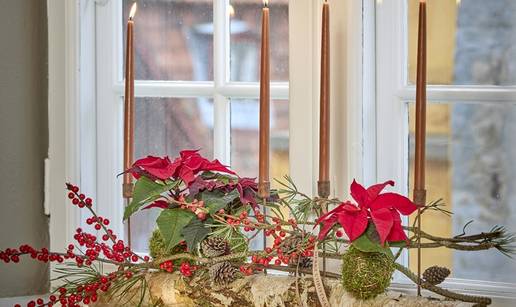 Adventski ukrasi s božićnim zvijezdama