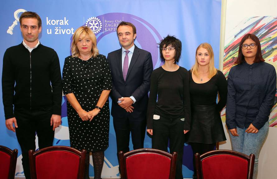 Predstava "Labuđe jezero" za podršku akciji "Korak u život"