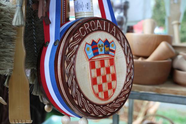 Beli Manastir: Zimski vašar i Čvarak fest Karanac