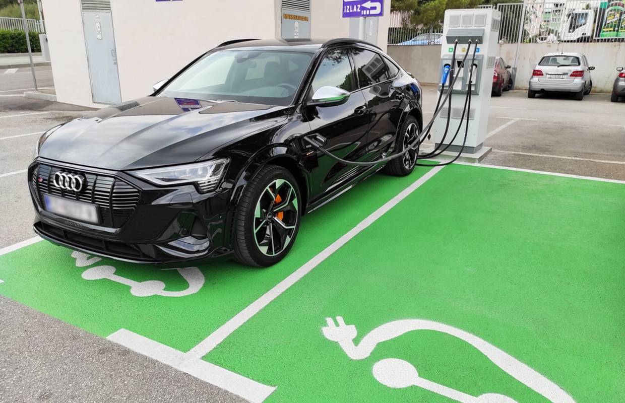 HT i Tommy na obali otvaraju mrežu punionica za automobile
