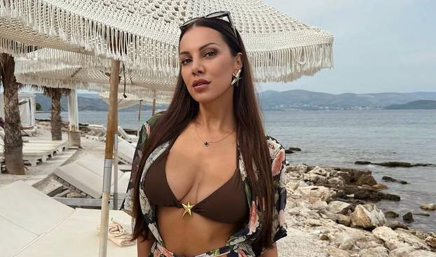 FOTO Evo kako su nastale vruće fotke Žanamari: Mama Renata joj popravljala gaćice, kosu...