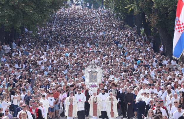 Sinj: Procesija i misa povodom blagdana Velike Gospe