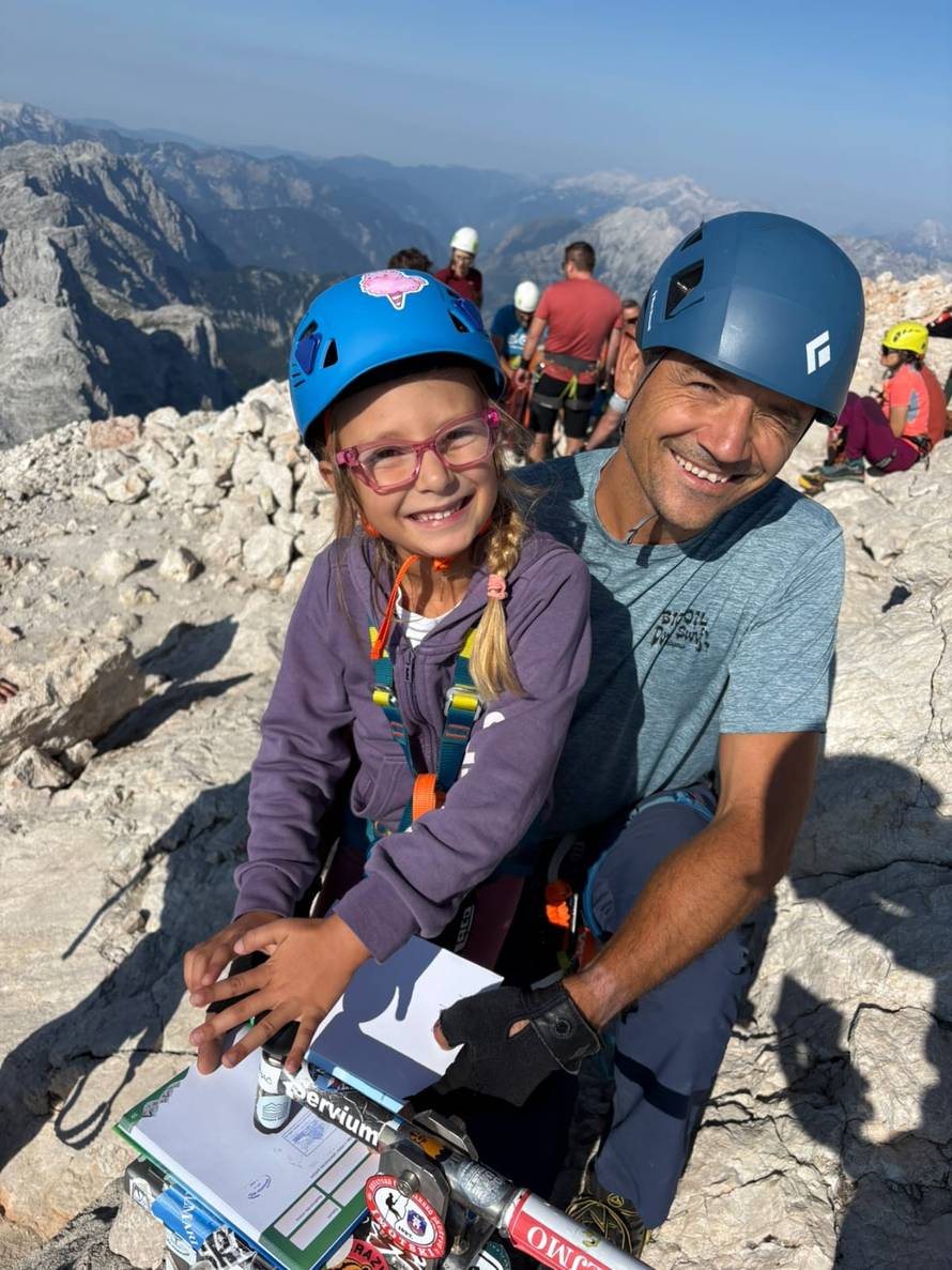 Angela (7) je djevojčica bez granica! 'Ne idem još ni u školu, a već sam osvojila Triglav'