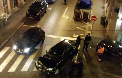 'Čula sam jak udarac': Tramvaj u Ilici udario auto i oštetio ga