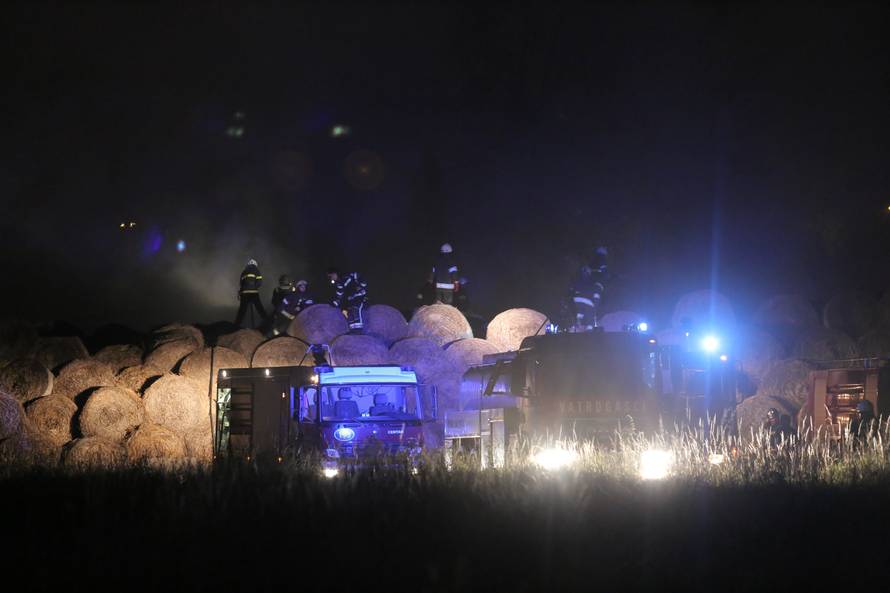 Buknuo požar u tvornici papira u Radničkoj cesti u Zagrebu