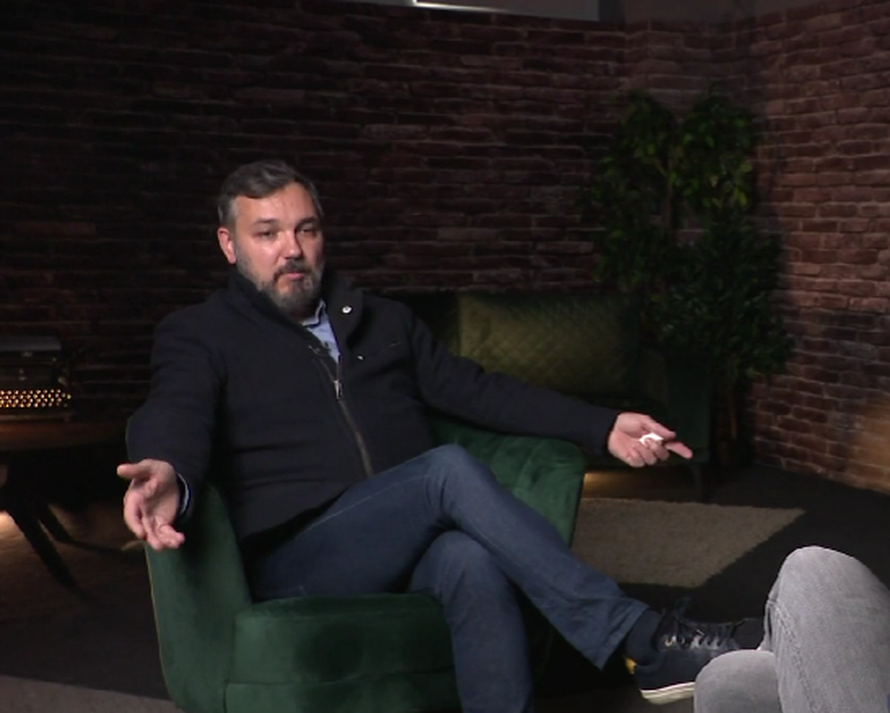 Dekan bacio kuma 'pod vlak', odrekla ga se i žena. 'Keš' za pomoćnika ministrice nestao