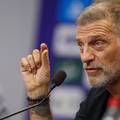 Bili&cacute;evo srce: Ah, Slaven. Ispri&ccaron;ao se, bidan. Zakon o himni o tom ne ka&zcaron;e ni&scaron;ta...