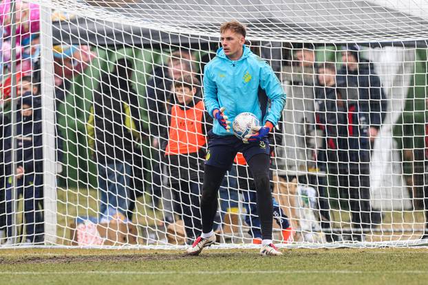 Bjelovar i Dinamo sastali se u osmini finala Hrvatskog nogometnog kupa, zagrijavanje