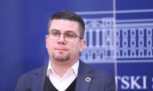 'Diskriminirate građane istog spola koji žele biti udomitelji!'