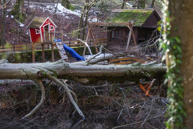 24sata Zagreb: U nevremenu oštećeno izletište Kraljičin zdenac