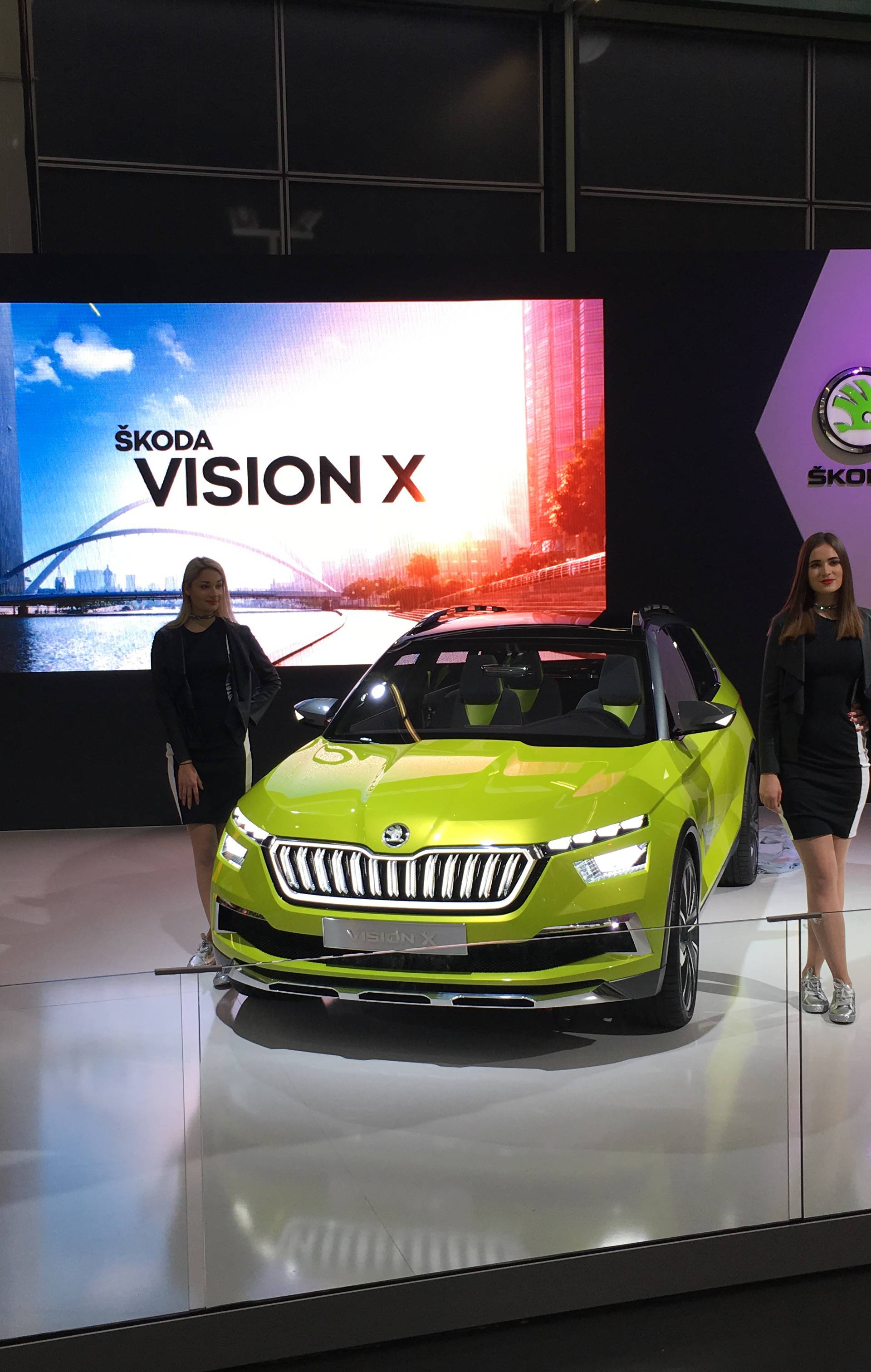 Škodina vizija: Hibridni  SUV Vision X vozi na plin i struju