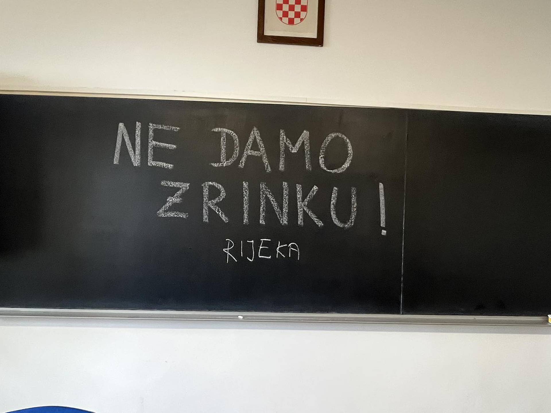 Nastavnici diljem Hrvatske izrazili podršku kolegici iz OŠ Strožanac: 'Ne damo Zrinku!'