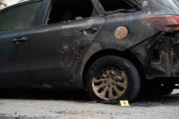 Zagreb: Usred noći izgorio automobil
