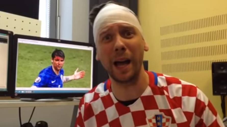 Bullhit: Tosun laktom miluje, da se barem Turčin smiluje...