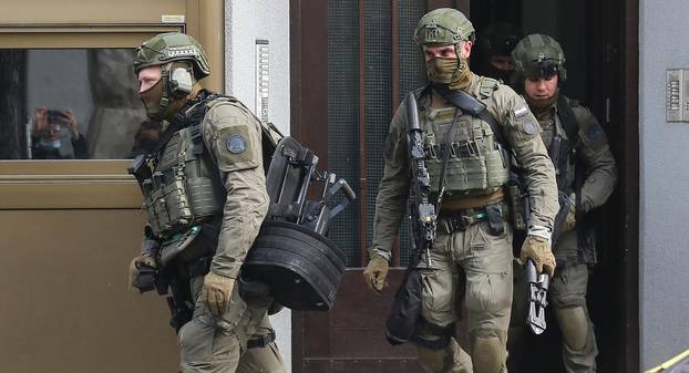 FOTO Opsadno stanje u zgradi u Zagrebu u kojoj živi Kolinda