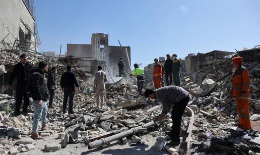 FOTO Teheran pod &zcaron;estokim udarima, ru&scaron;evine su posvuda! Ljudi u o&ccaron;aju:  'Ovo je u&zcaron;asno...'