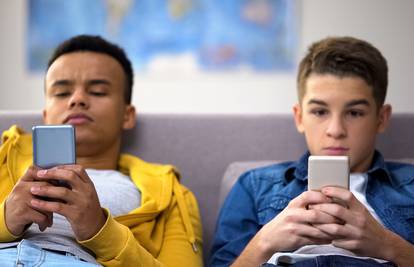 Tinejdžeri i ekrani: Što roditelji mogu učiniti kako bi uspostavili zdravije navike kod svoje djece